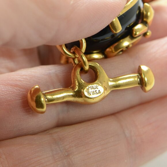 Oscar de la Renta Resin Filigree Toggle Bracelet - Picture 6 of 8